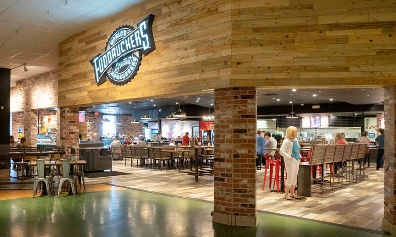 Fuddruckers became the ‘Blockbuster’ of burgers, and now it’s nearly gone