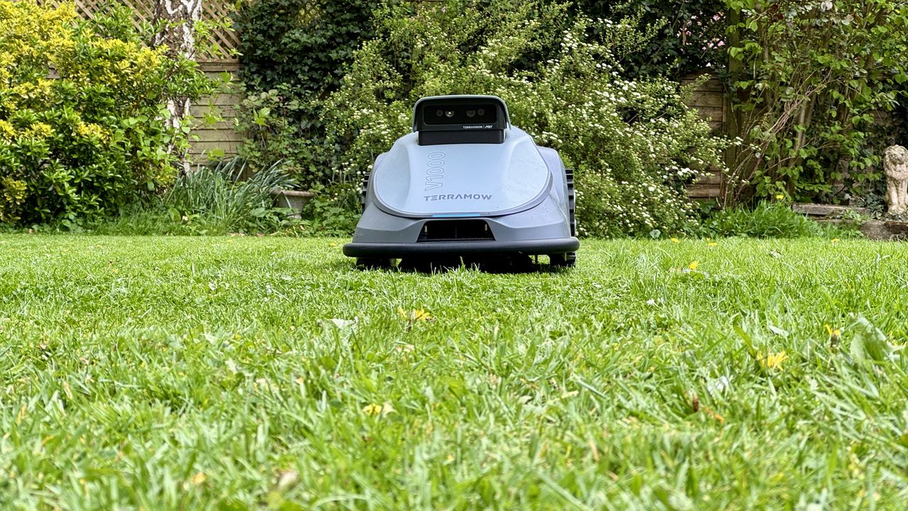 The TerraMow V1000 robot lawn mower is the perfect wire-free lawnbot for newbies and technophobes