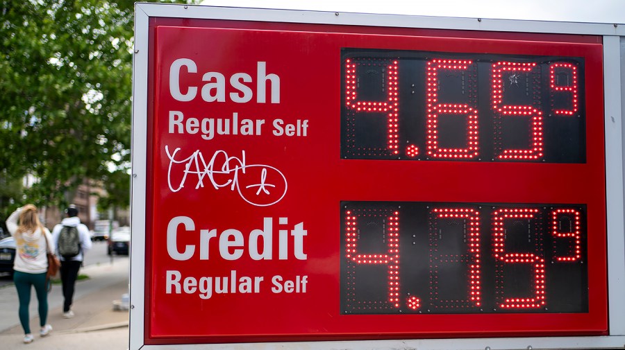 Despite high gas prices, drivers aren’t expected to hit the brakes on Memorial Day travel