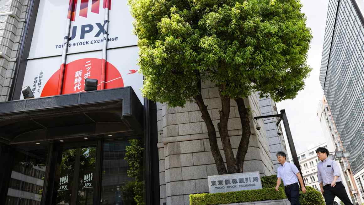 AI fever and off-exchange boom grip Japanese retail traders