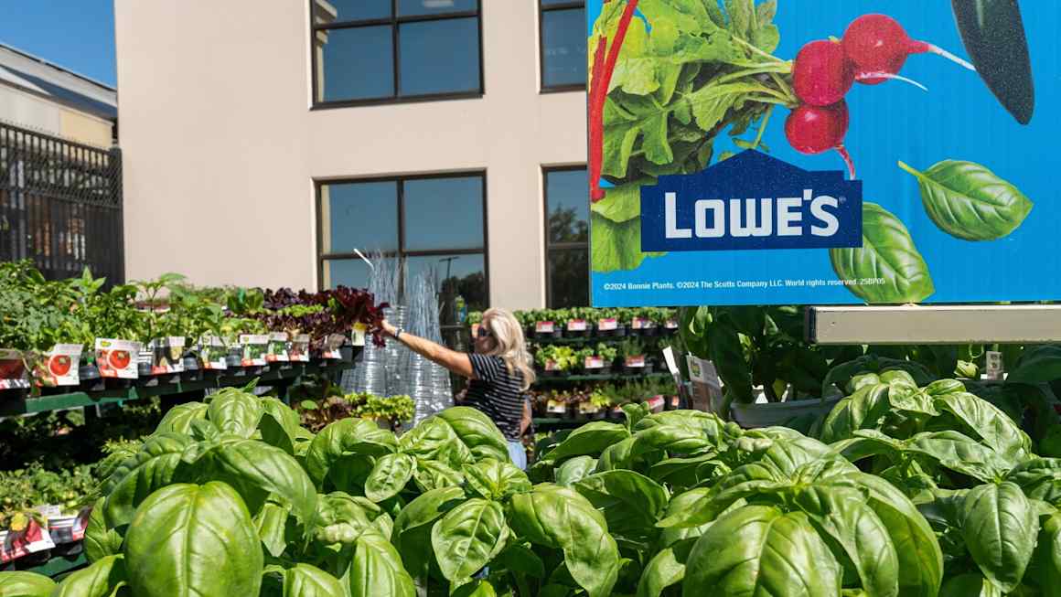 US consumers face looming spending squeeze as Trump tax rebates fade