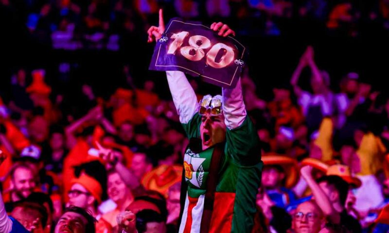 Short sellers reap more than $2.3bn profit betting against gambling companies