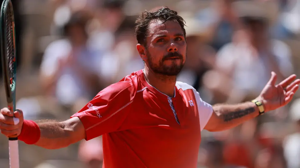 Wawrinka bids fond farewell to French Open