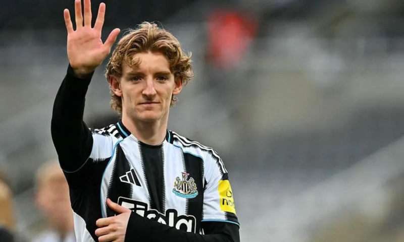 Barca agree £69m-plus deal with Newcastle for Gordon