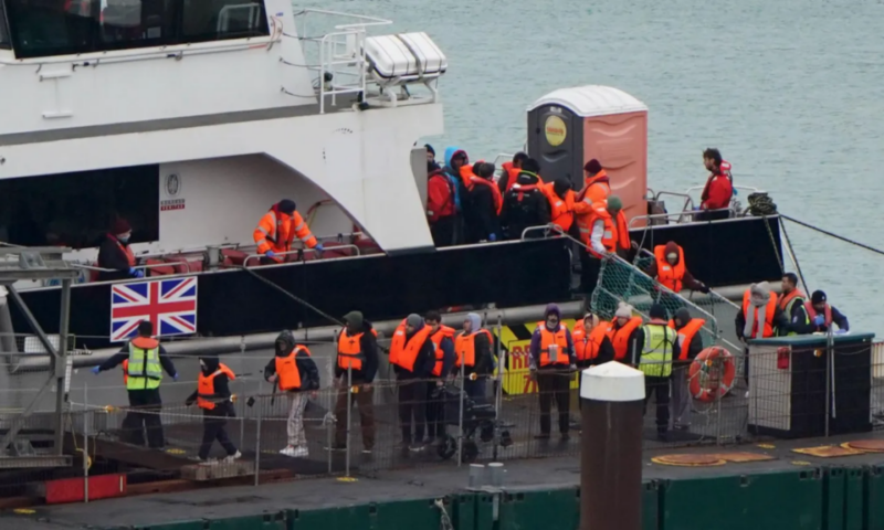 AI facial recognition to check age of asylum seekers from next year