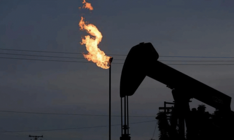 Oil falls over 1% on reports of potential US-Iran ceasefire deal
