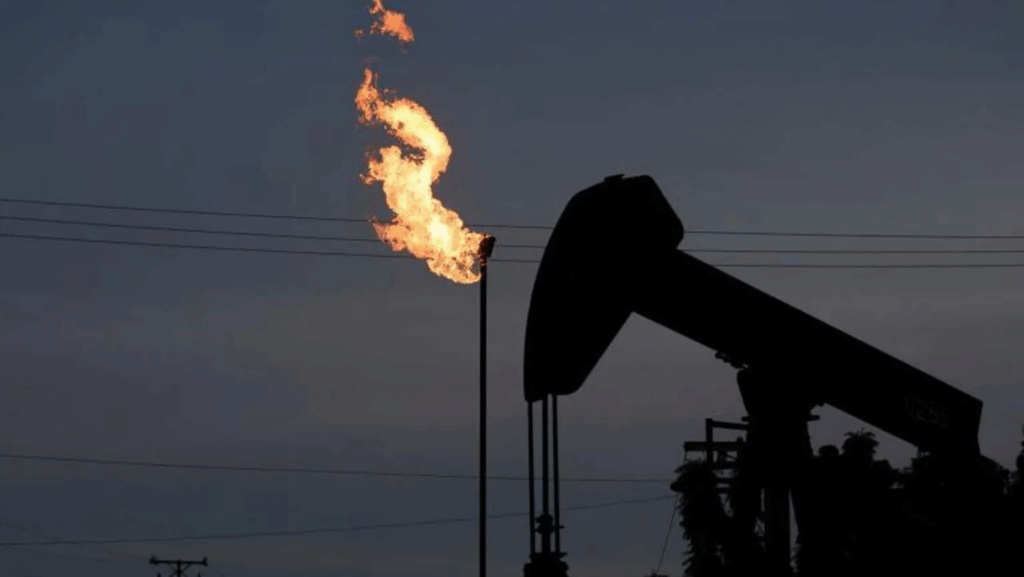 Oil falls over 1% on reports of potential US-Iran ceasefire deal
