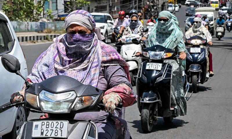 Heatstroke kills 16 in India as temperatures climb