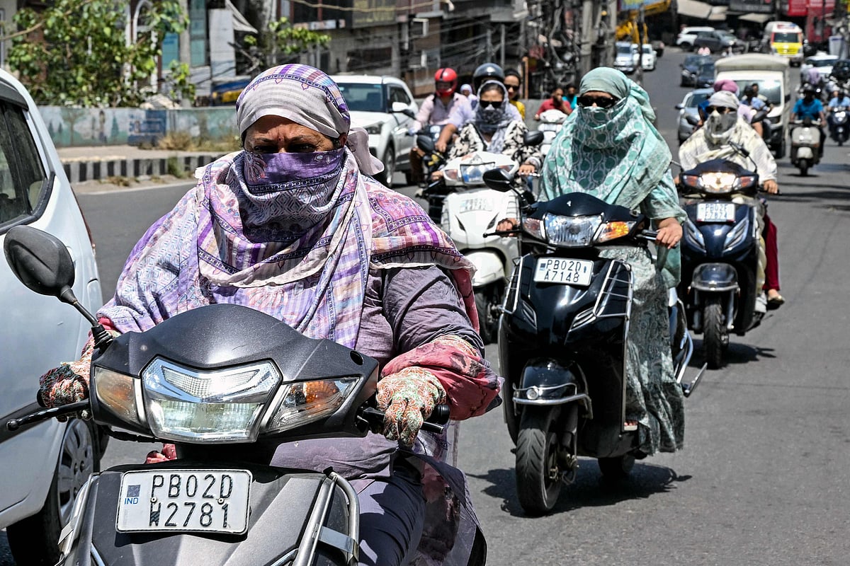 Heatstroke kills 16 in India as temperatures climb