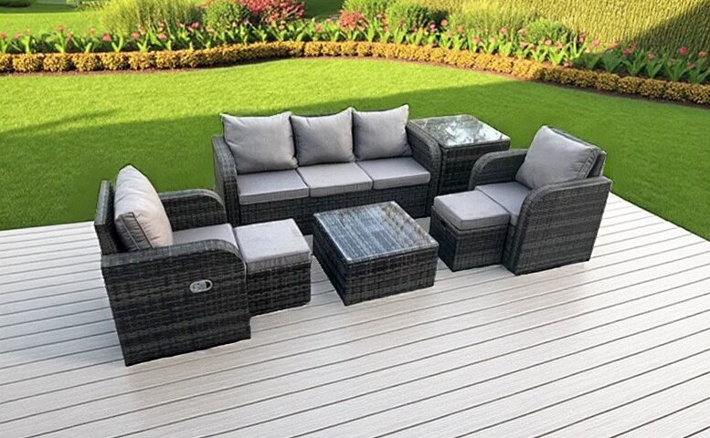 7-seater rattan garden furniture set with reclining chairs falls to £579 on Wowcher (aff)