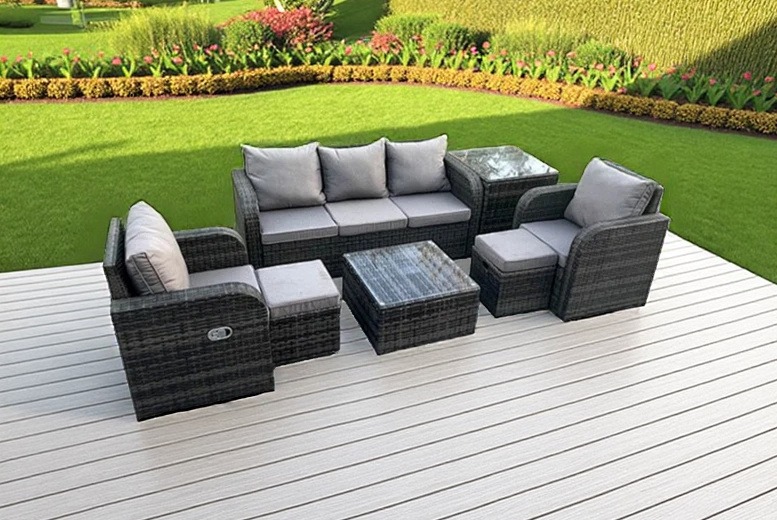 7-seater rattan garden furniture set with reclining chairs falls to £579 on Wowcher (aff)