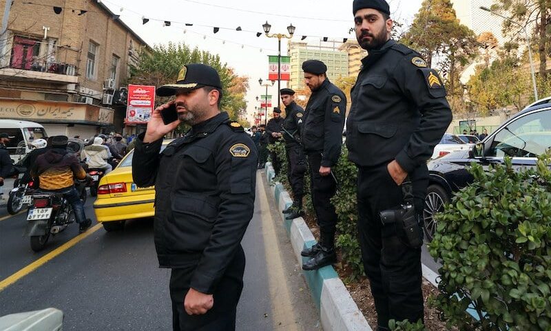 تهمة الترويج لـ”أنشطة شيطانية” تقود إلى إغلاق مقهى وسط طهران
