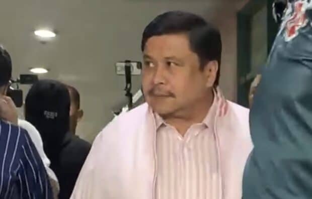 WATCH: Jinggoy Estrada posts P90,000 bail for graft case