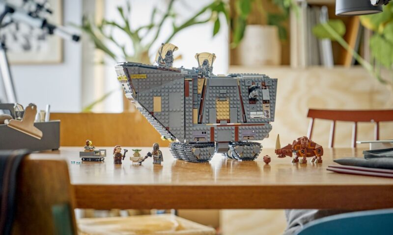 Exclusive: Lego just revealed a new Star Wars Sandcrawler set inspired by The Mandalorian