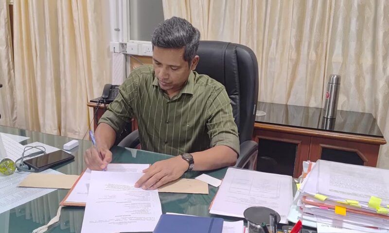 Former Kerala Chief Electoral Officer Rathan U. Kelkar takes charge as Secretary to Chief Minister