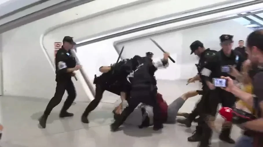 مظاهرات حاشدة في بلباو بعد الاعتداء على نشطاء أسطول الصمود 
