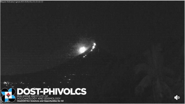 Bright light over Mayon Volcano caused by meteor