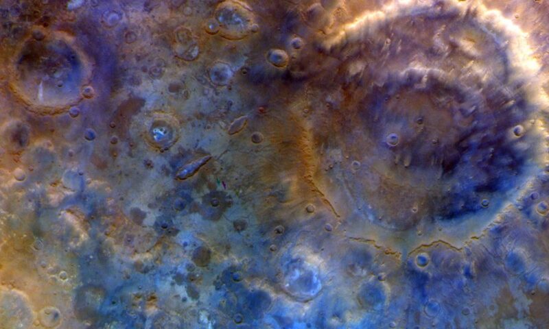 NASA spacecraft beams back blue images of Mars on its way to a metal asteroid — Space photo of the week