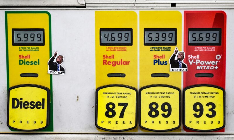 The Lag Between an Iran Deal and Lower Oil Prices