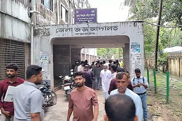 Miscreants open fire targeting BNP leader at Cox’s Bazar court, associate shot