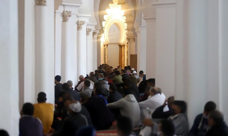 دعوات لاعتماد الأمازيغية في خطب الجمعة تجدد نقاشات “التبليغ الديني”