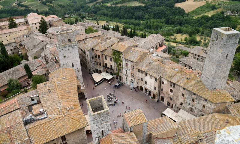 Americans in Italy: The most popular areas to move to and passports for kids born in Italy