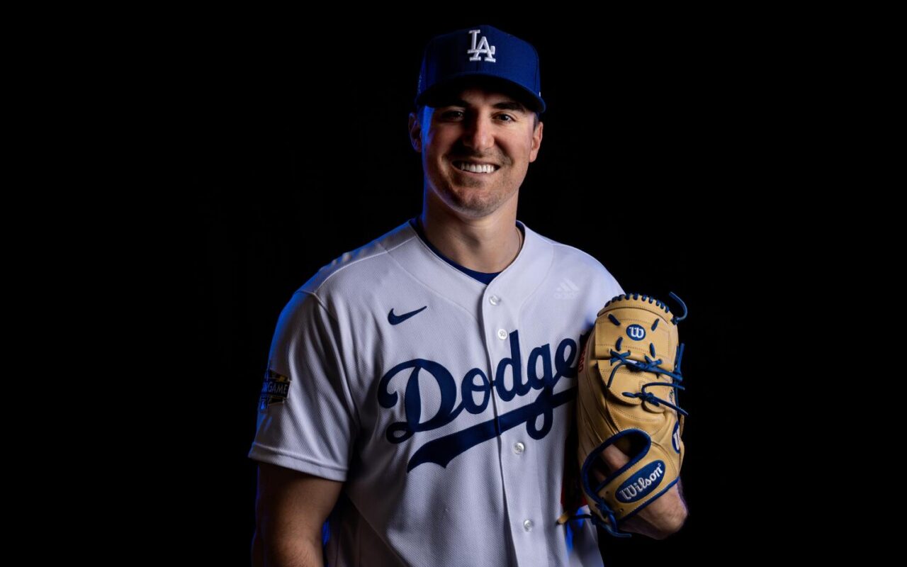 Shaikin: Hey, young athletes: Would you trust this former Dodgers pitcher to manage your money?