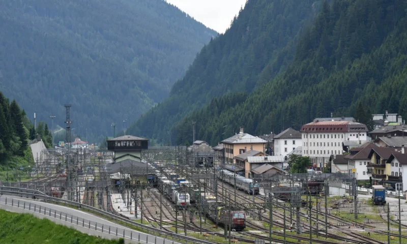 Austrian protest shuts key European highway