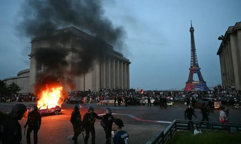 Hundreds arrested as clashes erupt in Paris on PSG victory night