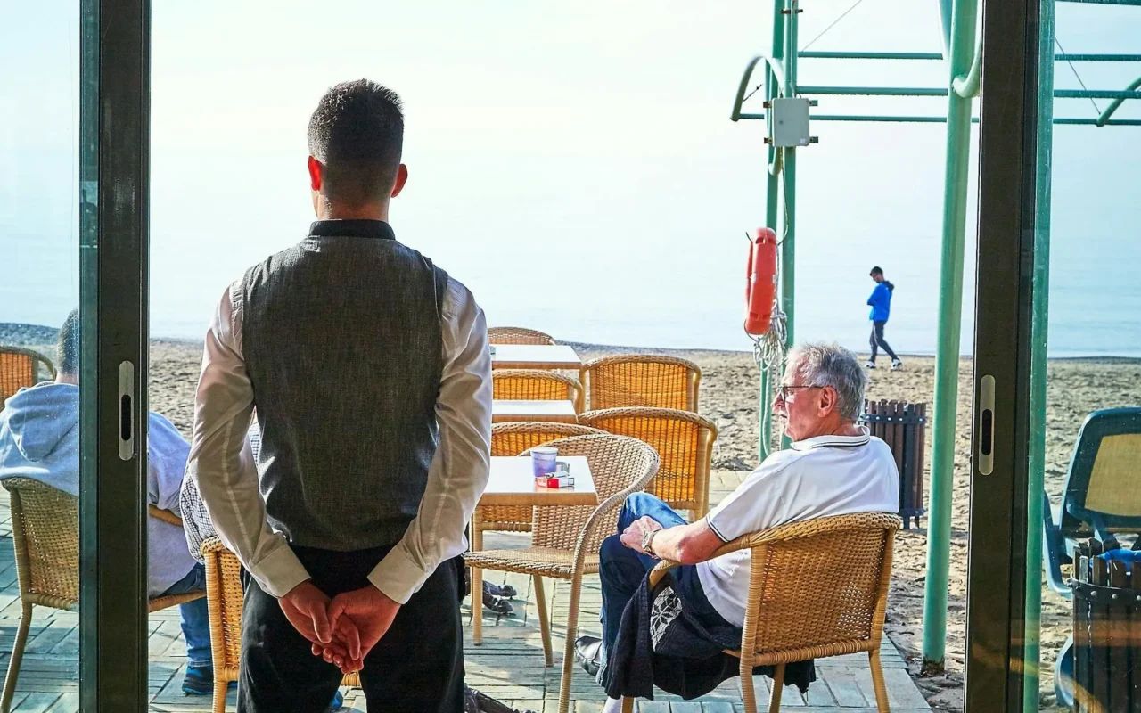 FACT CHECK: Is it better to live off benefits than to work in Spain?