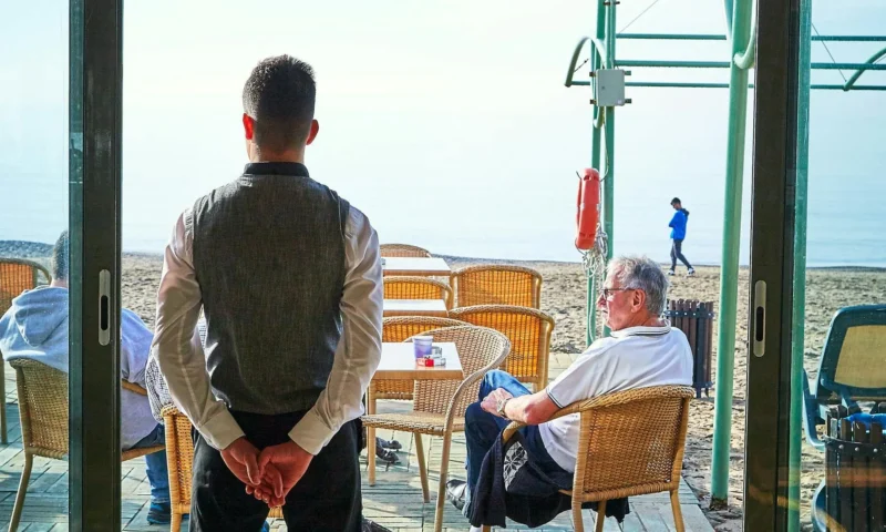 FACT CHECK: Is it better to live off benefits than to work in Spain?