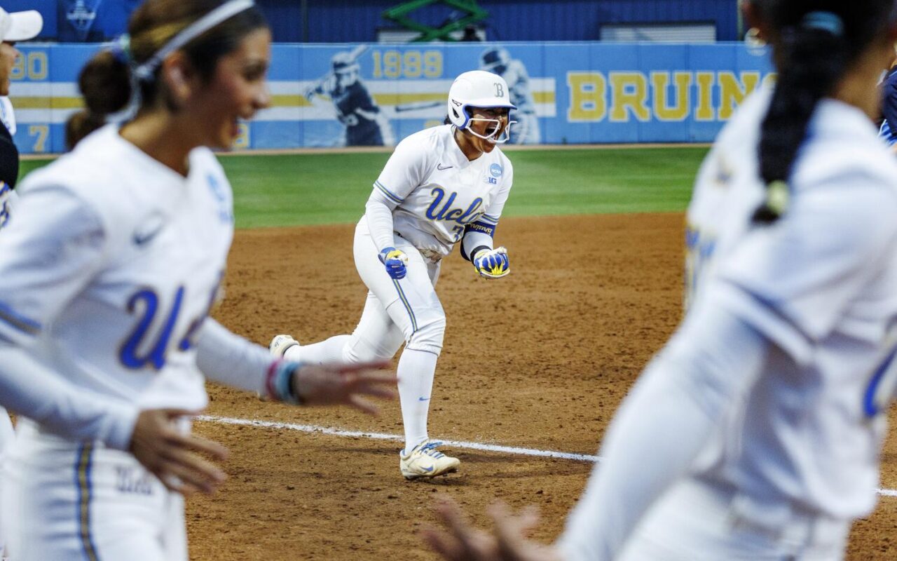 UCLA softball bats catch fire, Bruins roll to super regional win over UCF