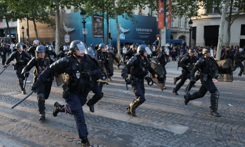 780 arrested, deadly road accident in riotous PSG victory celebrations across France