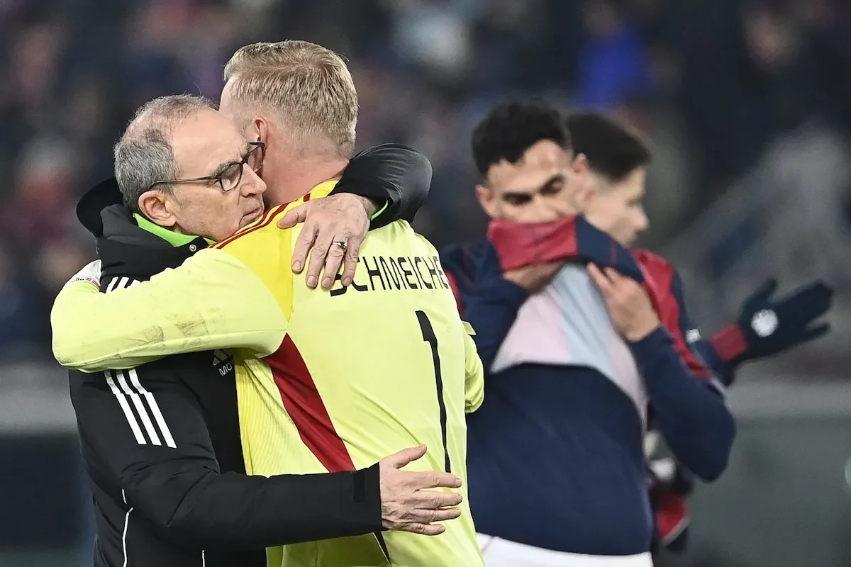 Danish footballer Schmeichel hangs up gloves due to injury