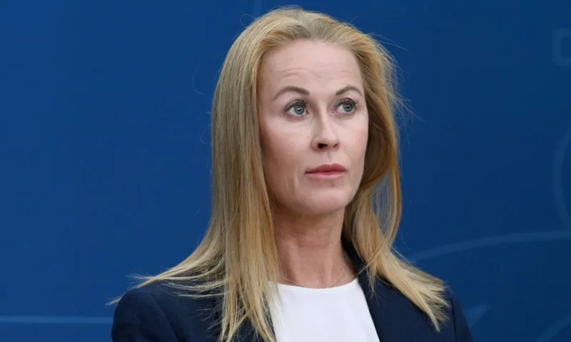 Swedish independent MP now barred from working as a police officer