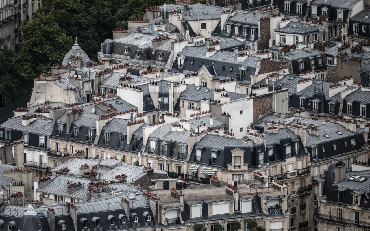 VIDEO: Is this really the ‘smallest apartment in Paris’?