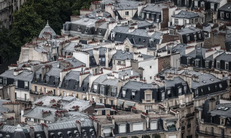 VIDEO: Is this really the ‘smallest apartment in Paris’?