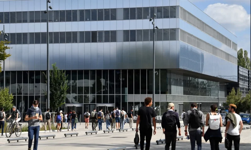 French universities to increase fees for international students