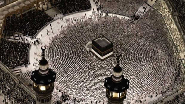 Pilgrims kick off hajj as Mideast peace deal hangs in the balance