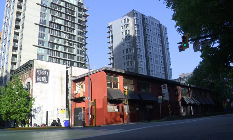 B.C. government pauses moving overdose prevention site in downtown Vancouver
