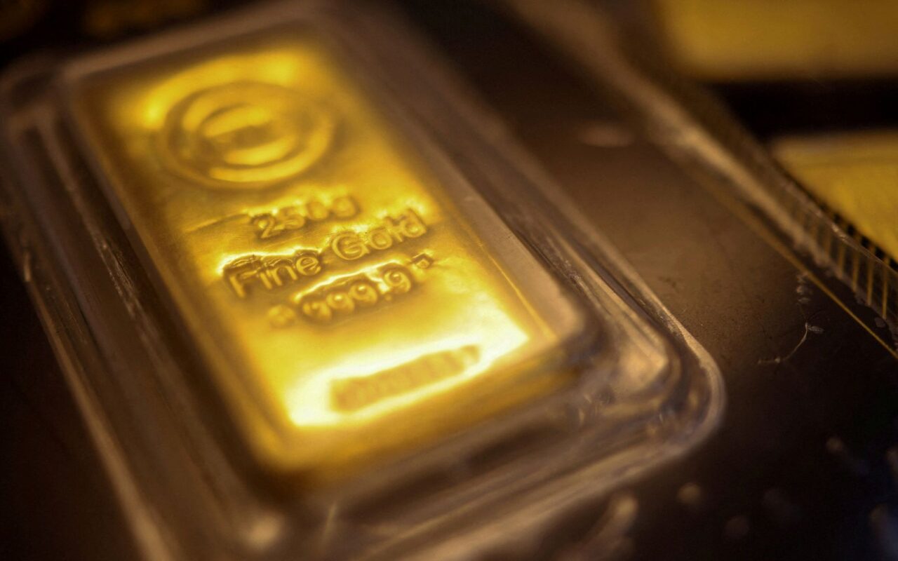 Ex-CIA officer accused of stealing 300 gold bars worth $40m