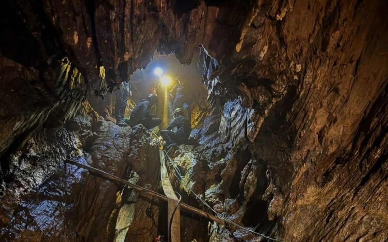 Rain threatens to delay search for two people missing in flooded cave in Laos