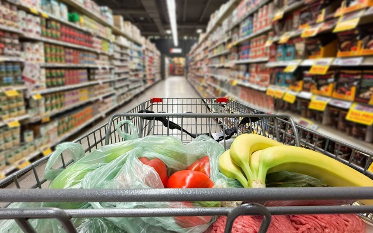 Supermarkets ‘encouraged to cap food prices’ – but bosses hit out at ‘1970s-style ⁠price controls’