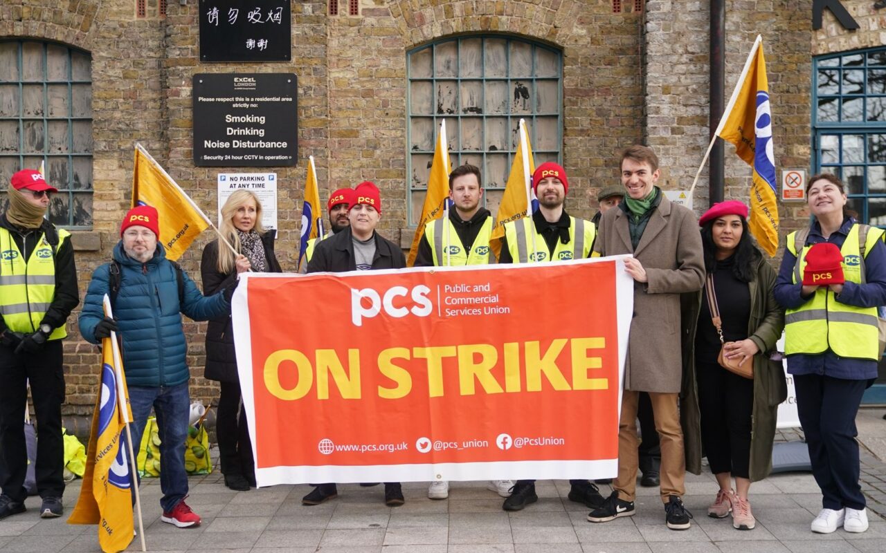 Civil service union votes to double strike fund to prepare for Reform government