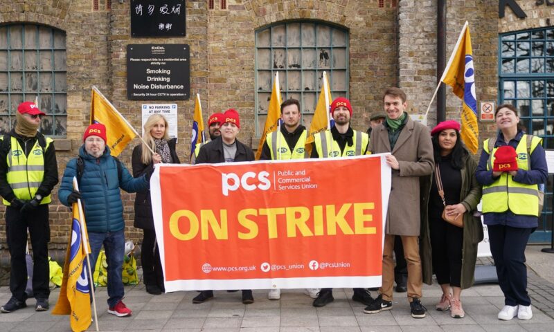 Civil service union votes to double strike fund to prepare for Reform government