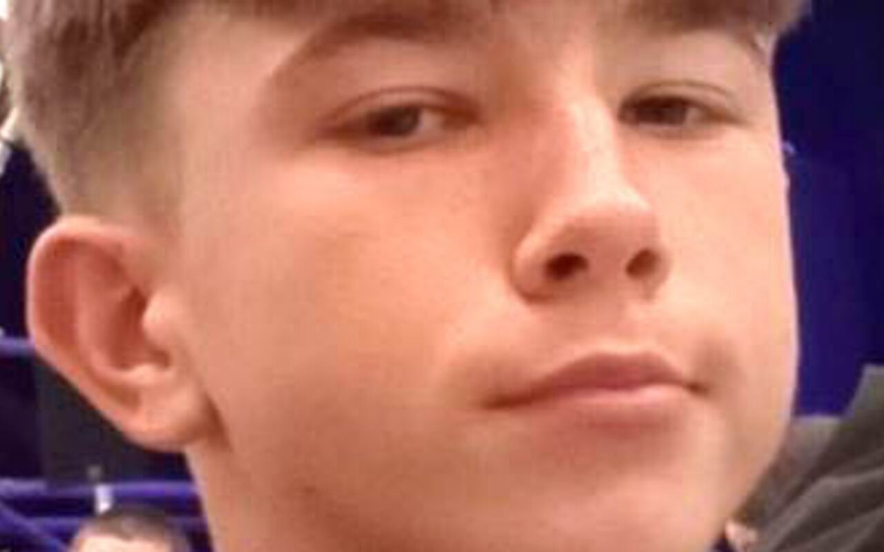 Four teenagers drown as UK experiences heatwave