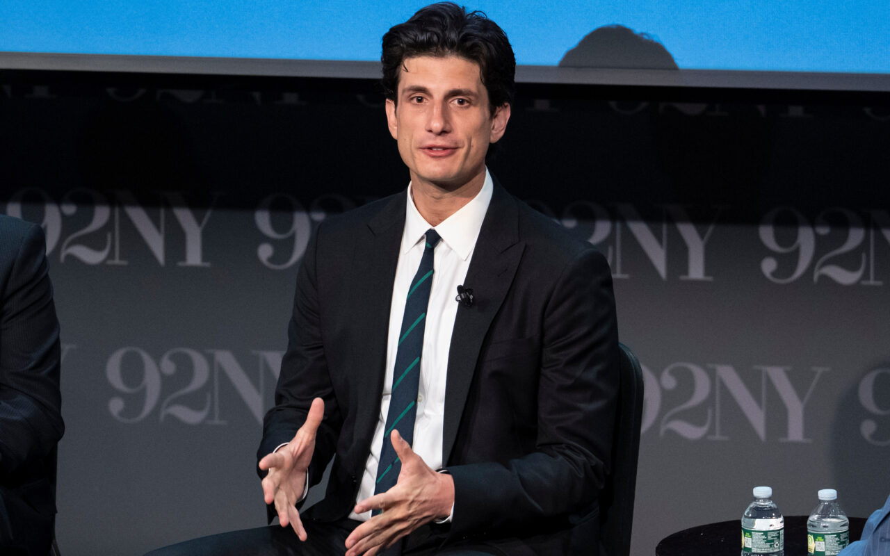 At posh, private club, Schlossberg shifts view on Israel