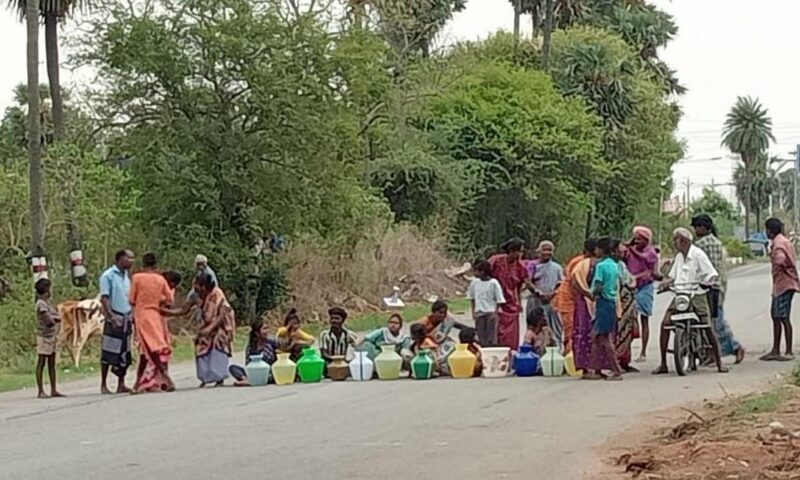 Residents block key stretch near Katpadi demanding resumption of water supply