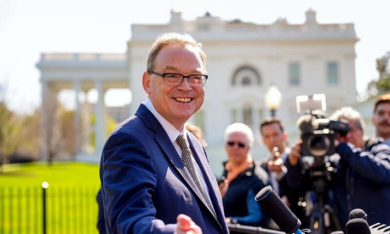 Trump economist points to ‘great signs’ of easing inflation, predicts fuel costs will ‘plummet’ with Iran deal