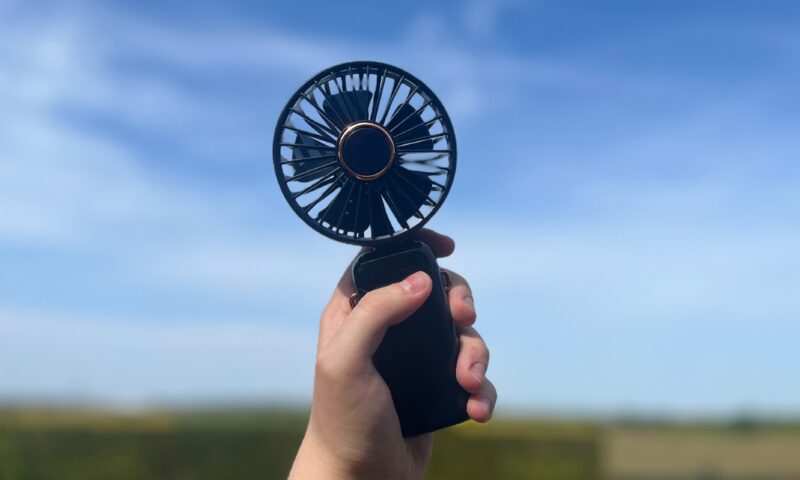 I rave about Amazon’s £14 handheld fan to everyone — it’s a must-buy for commuters